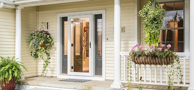 screen door installation in San Jacinto